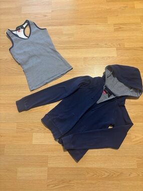 “Old College Inn” 2pc set size Small